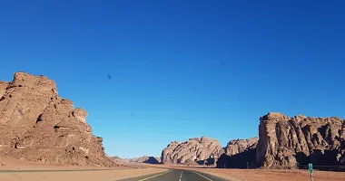 Hydraulischer Kippsattelauflieger für Bauvorhaben in Saudi-Arabien