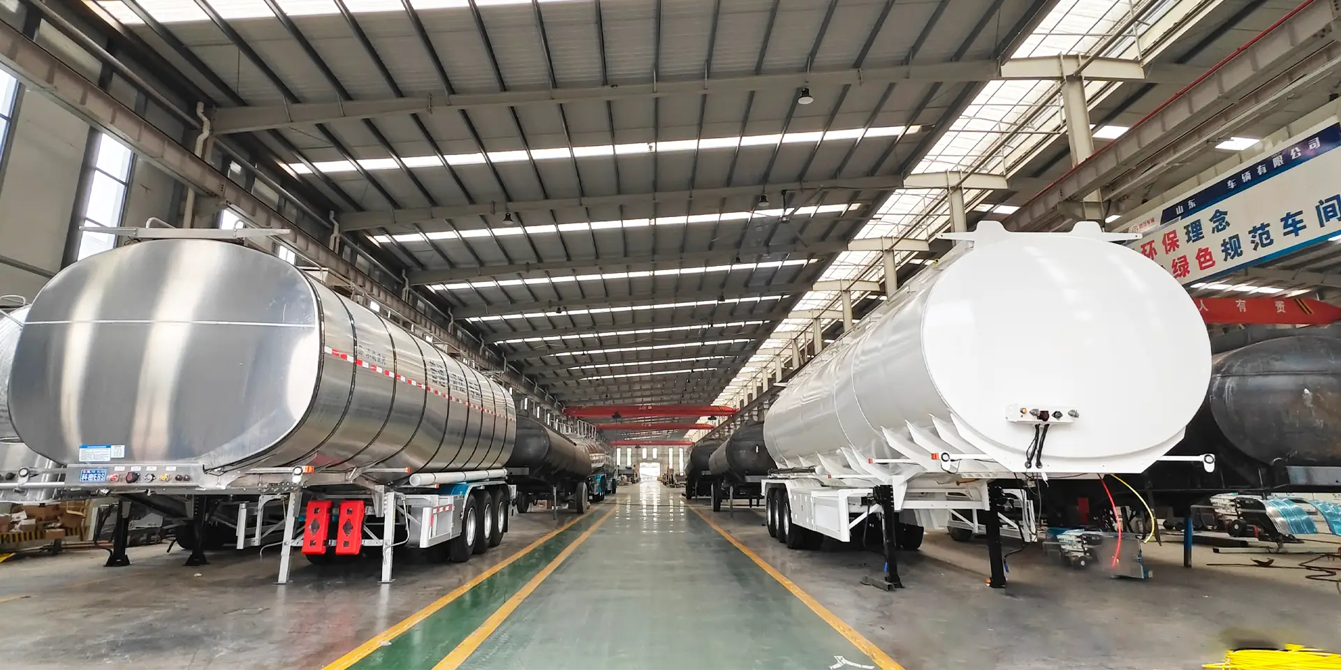 Flüssigkeits- und Pulvertransportanhänger Hersteller aus China | CHENLU