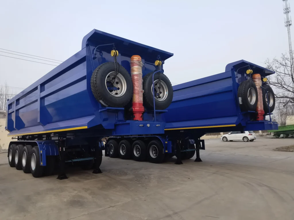 Rear view of the 4 axle air suspension rear dump trailer